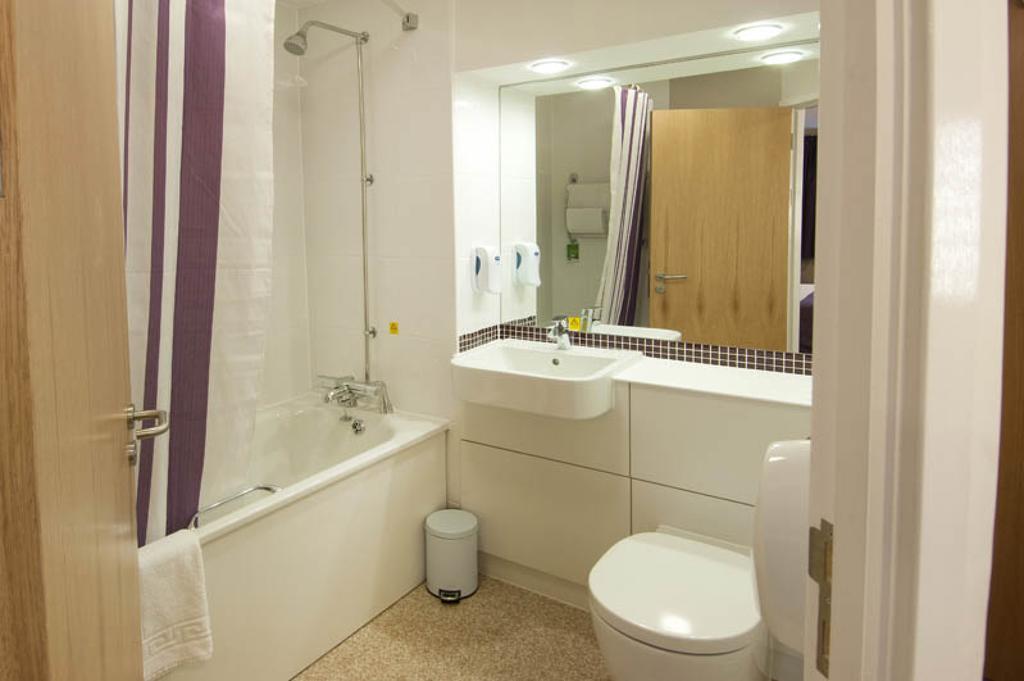 Premier Inn Birmingham City Centre - New Street Екстер'єр фото