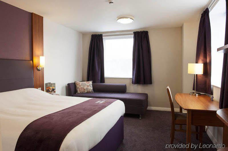 Premier Inn Birmingham City Centre - New Street Екстер'єр фото